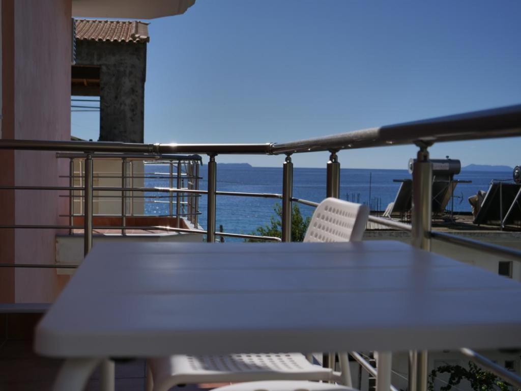 Himara Royal Hotel Kültér fotó
